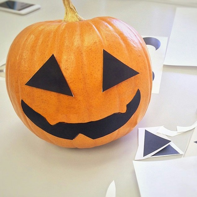 ハロウィーンの定番 かぼちゃを使ったジャック オー ランタンの簡単な作り方 コラム 結婚式ムービーchouchou シュシュ